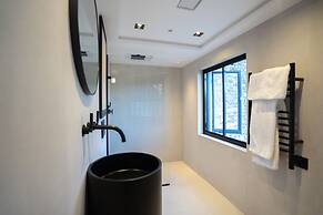 Cadogan Square - 2 Bedroom Apartment V