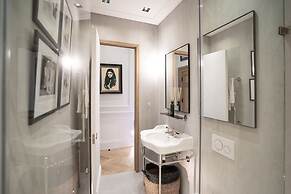 Cadogan Square - 2 Bedroom Apartment V
