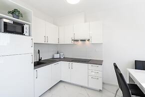 Meridian Pool Residences