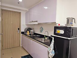 Hannah Crib at Shore Residences