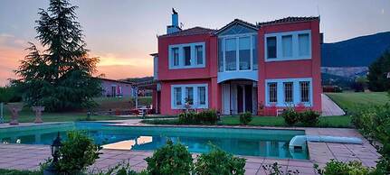 Villa Avra - Private Garden Pool Oasis in Drama