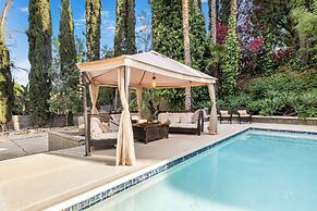 Del Campo Villa - 4BR Woodland Hills Gem With Pool and Cabana