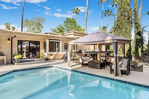 Del Campo Villa - 4BR Woodland Hills Gem With Pool and Cabana