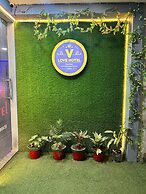 V Love Hotel