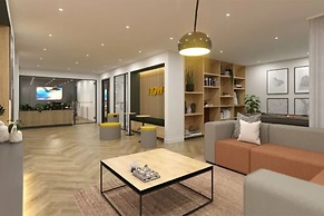 Student Only Jennens Court