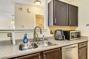 5 Mi to Eagle Creek Park: Home w/ Fenced Yard!