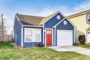 5 Mi to Eagle Creek Park: Home w/ Fenced Yard!