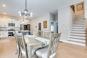 5 Mi to Dtwn Atl: Home w/ Office & Large Backyard!