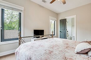 5 Mi to Dtwn Atl: Home w/ Office & Large Backyard!