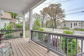 5 Mi to Dtwn Atl: Home w/ Office & Large Backyard!