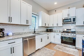 5 Mi to Dtwn Atl: Home w/ Office & Large Backyard!