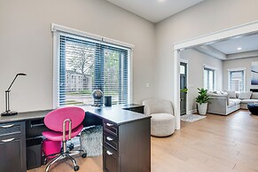 5 Mi to Dtwn Atl: Home w/ Office & Large Backyard!