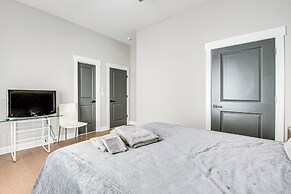 5 Mi to Dtwn Atl: Home w/ Office & Large Backyard!