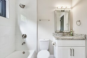 5 Mi to Dtwn Atl: Home w/ Office & Large Backyard!