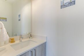 5 Mi to Dtwn: Pet-friendly Townhome in Seattle!