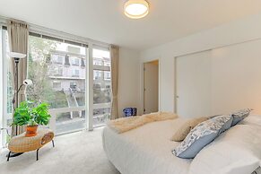 5 Mi to Dtwn: Pet-friendly Townhome in Seattle!