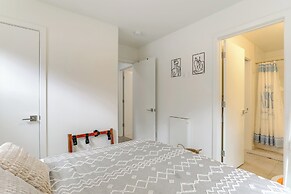 5 Mi to Dtwn: Pet-friendly Townhome in Seattle!
