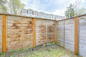 5 Mi to Dtwn: Pet-friendly Townhome in Seattle!