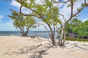 1 Mi to Key Largo Marina: Coastal Home w/ Hot Tub!