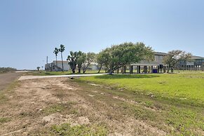 3 Mi to Rockport Beach: Home Near Aransas Bay