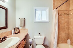 Family Home 6 Mi to Dtwn Cda: Lake & Sunset Views!