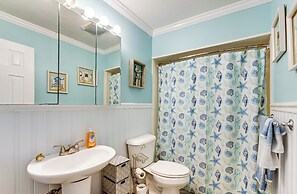 Boat Slip & Fire Pit: Peaceful House