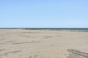 Walk to Beach: North Wildwood Condo w/ Pool Access