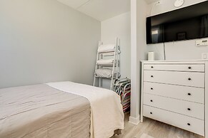 Walk to Beach: North Wildwood Condo w/ Pool Access