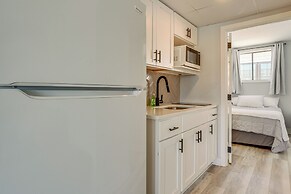 Walk to Beach: North Wildwood Condo w/ Pool Access