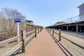 Walk to Beach: North Wildwood Condo w/ Pool Access