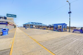 Walk to Beach: North Wildwood Condo w/ Pool Access