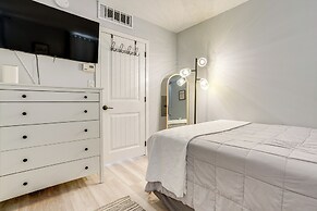 Walk to Beach: North Wildwood Condo w/ Pool Access