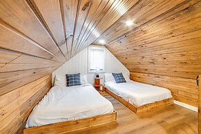 Walk to Marina: Springville Cabin w/ Fire Pit!