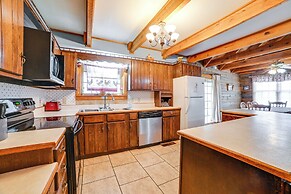 Game Room & Decks: Family Cabin in Springville!