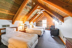 Game Room & Decks: Family Cabin in Springville!