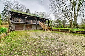 Game Room & Decks: Family Cabin in Springville!