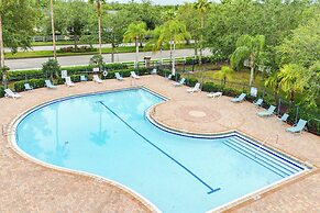 9 Mi to Apollo Beach: Riverview Getaway!