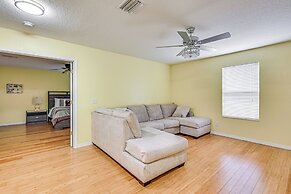 9 Mi to Apollo Beach: Riverview Getaway!