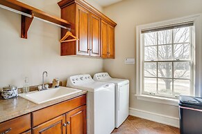 Lake Michigan Gem: Private Beach & Game Room