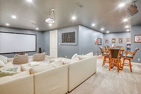 Lake Michigan Gem: Private Beach & Game Room