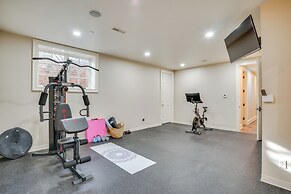 Lake Michigan Gem: Private Beach & Game Room