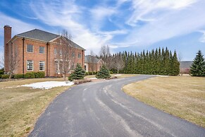 Lake Michigan Gem: Private Beach & Game Room