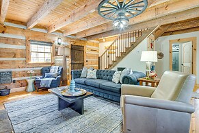 Hot Tub, Fire Pit & Creek Access: Whittier Cabin!