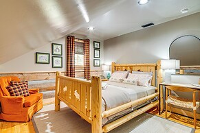 Hot Tub, Fire Pit & Creek Access: Whittier Cabin!