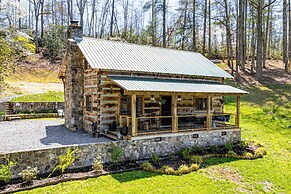 Hot Tub, Fire Pit & Creek Access: Whittier Cabin!