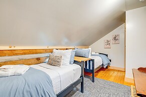 Hot Tub, Fire Pit & Creek Access: Whittier Cabin!