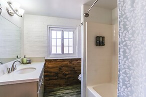 Mtn-view Home w/ Patio & Grill in Woodlake