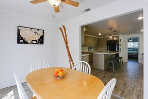 Mtn-view Home w/ Patio & Grill in Woodlake