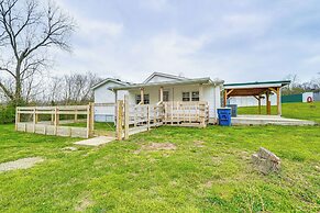 Peaceful Home w/ Patio on 30 Acres in Coxs Creek!