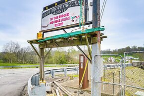 Peaceful Home w/ Patio on 30 Acres in Coxs Creek!